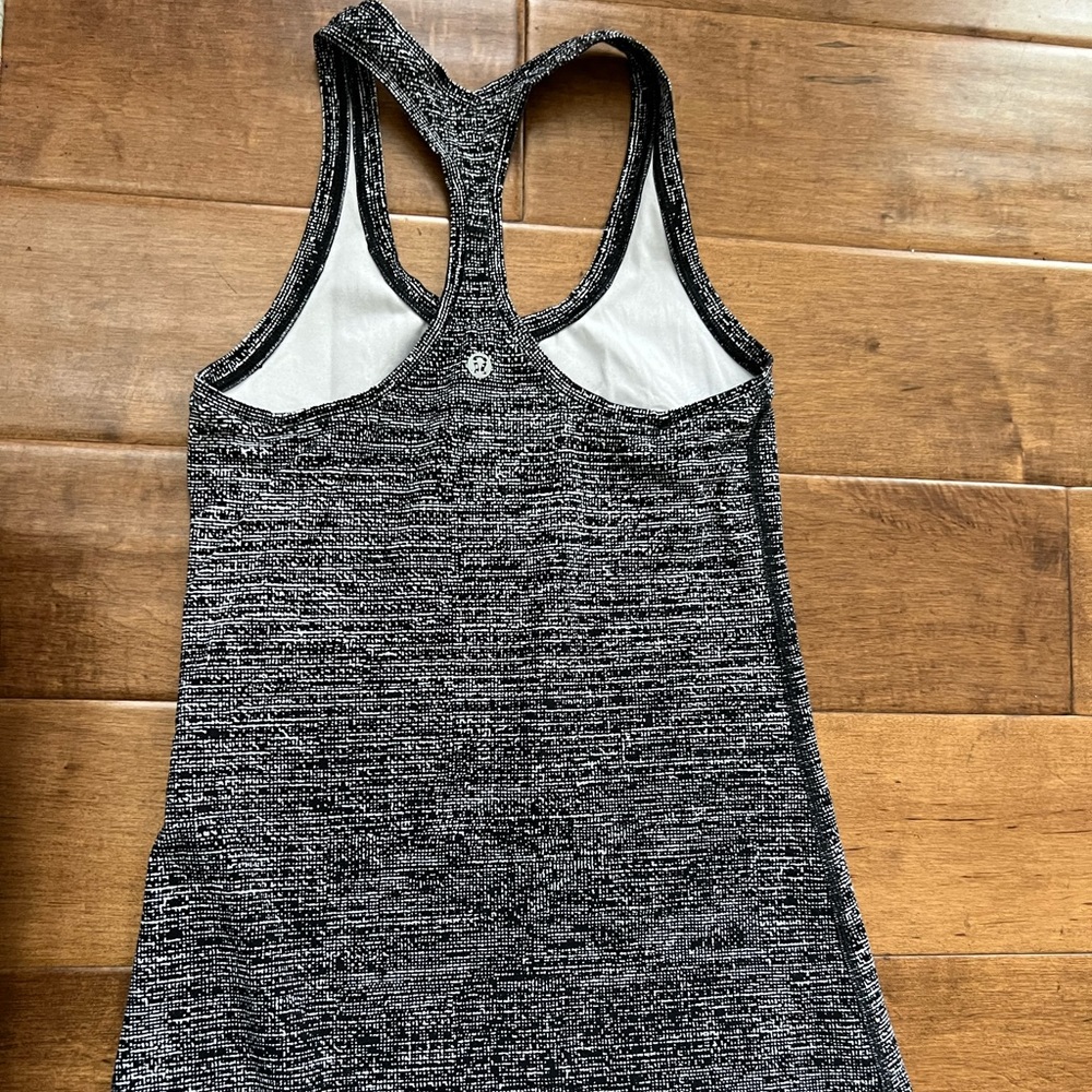 Lululemon black and white racer back tank